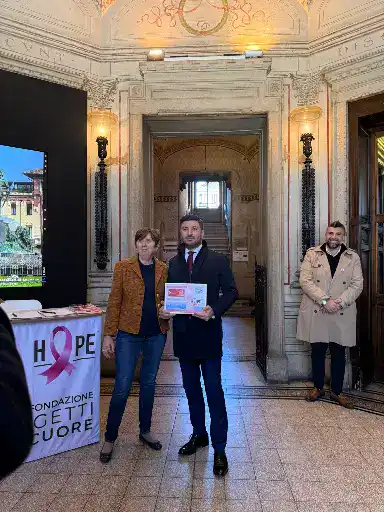 Aron Nebuloni Assicura sponsor evento prevenzione dermatologica HOPE, premiazione in location storic.